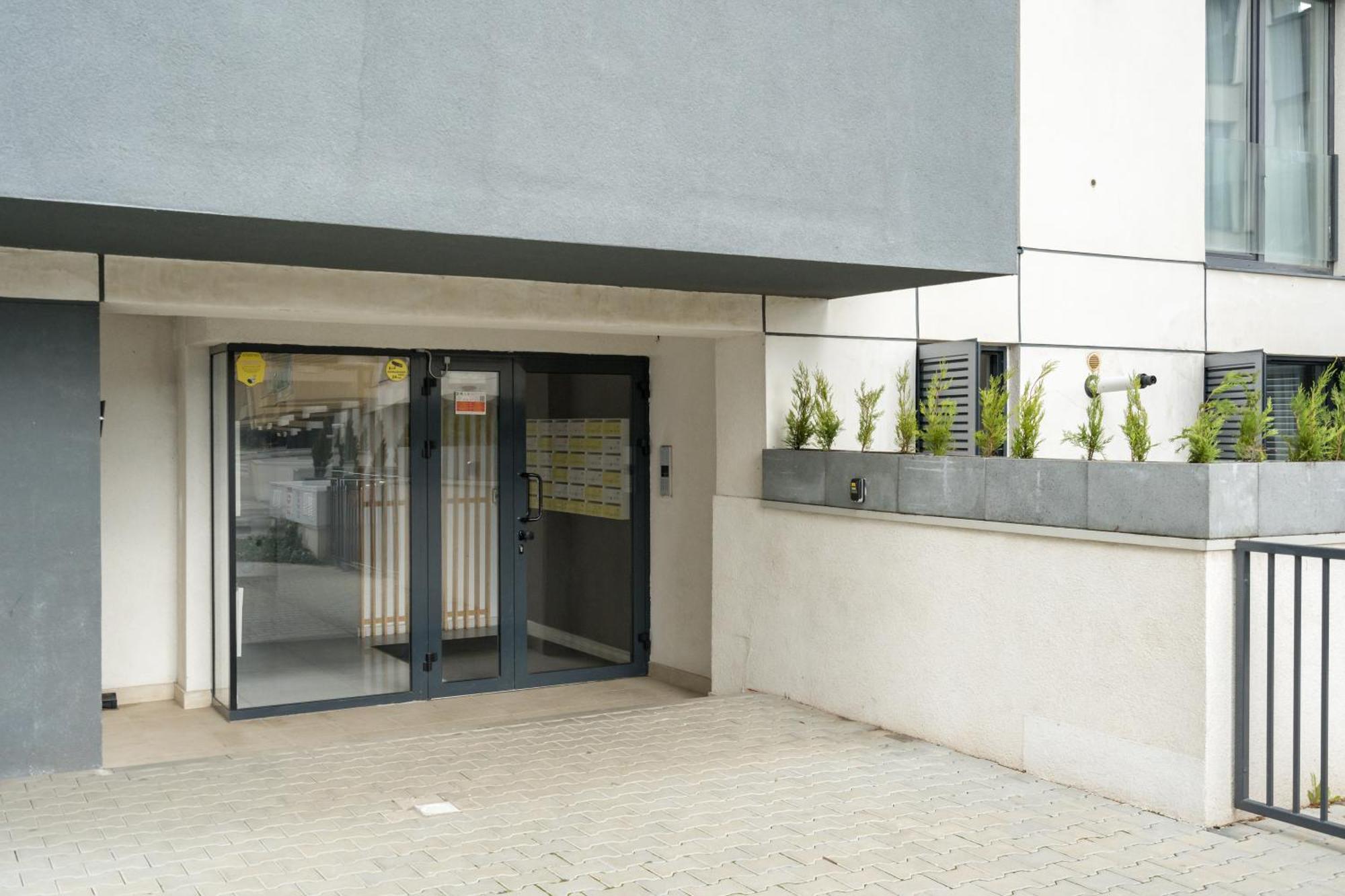 Papini'S Apartment -Apartment With Big Terrace Bucharest Exterior photo
